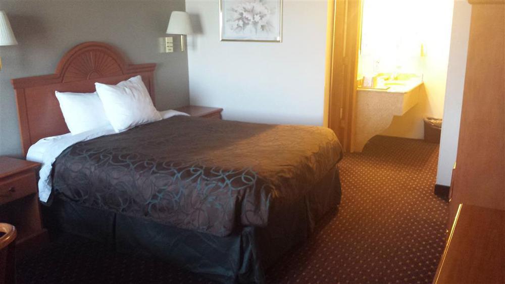 Americas Best Value Inn Burns Phòng bức ảnh